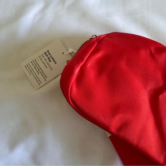 🆕❤️ OG Lululemon Everywhere Belt Bag - Autumn Red - Picture 3 of 8